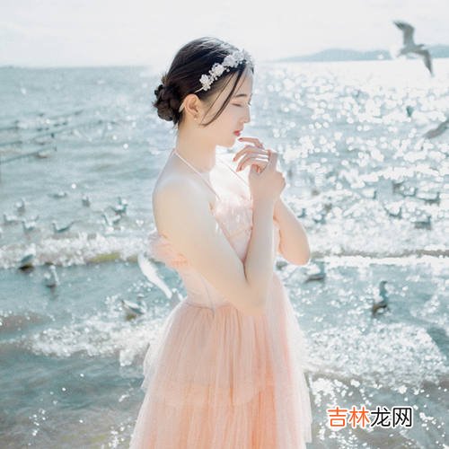 一、与你牵手 时间打败时间，爱情打败爱情，输给的不是别人，都是自己