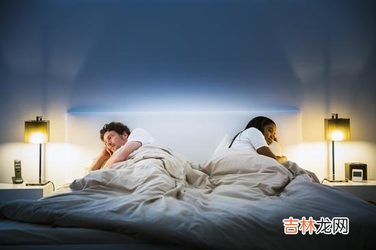 导语:如今很多人都觉得谈恋爱很浪费时间 想要闪婚的各位,可得三思而行啊