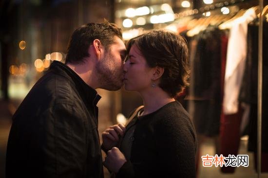 导语：结婚了的女人基本上都是渴望着自己爱的人能同样深爱着你至永远 情感师提出成为完美妻子的6个要点，补充不足之处