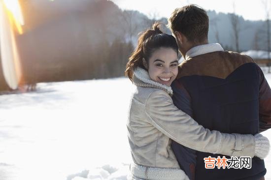 导语：女人可别小看这种“暧昧”关系 女人和男人的暧昧关系，多举几件事，让你难以释怀