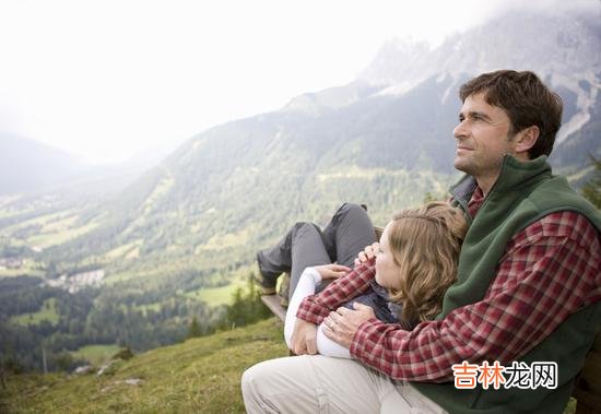 导语：几乎所有的韩剧里都有一个让女主角死去活来的大叔 究竟是什么因素影响了女人们对比自己年龄大的男人的兴趣呢？