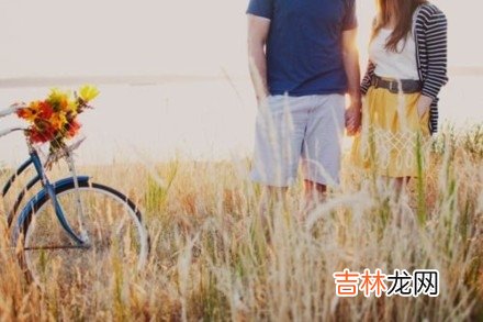导语：他到底什么时候才会开口向你求婚？与其急于向他抛出这个有些尴尬的问题 他到底什么时候才会开口向你求婚？