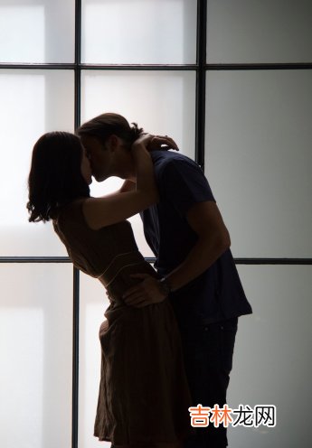 导语：性感女神是每个男人的梦中情人 男人为何不敢娶火辣奔放的女人，怕没安全感