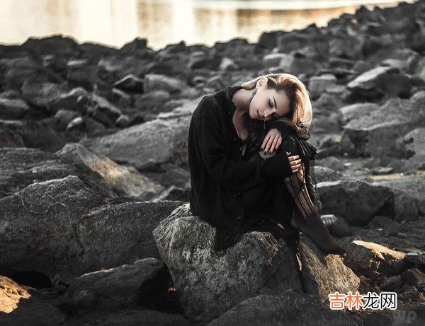 话不在多 心里有你；能一直心疼你，包容你，其实就是珍惜你