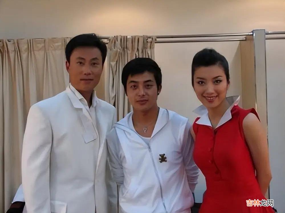 军旅歌手耿为华：再婚娶粉丝，结婚15年被抛弃，52岁仍未婚