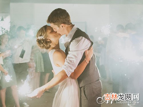 撒娇的女人很多，但会撒娇的女人却很少