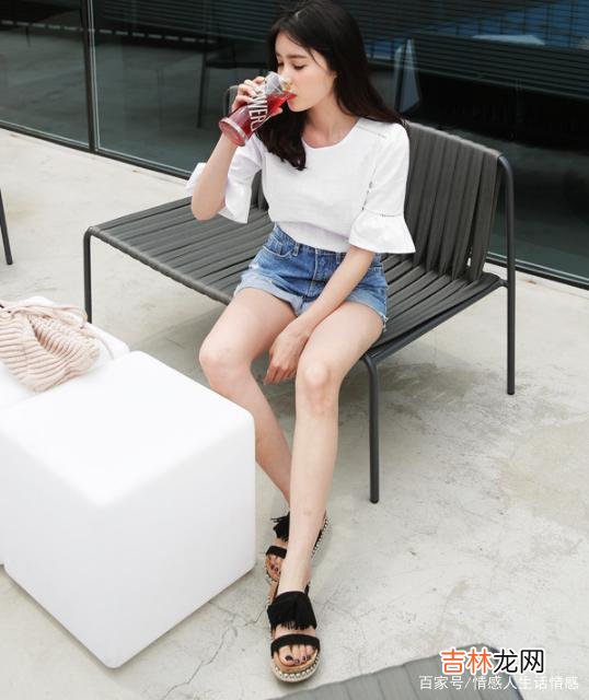 一、情商高不是八面玲珑的圆滑 快乐是自己给自己的,心态端正一切都不会让你心堵