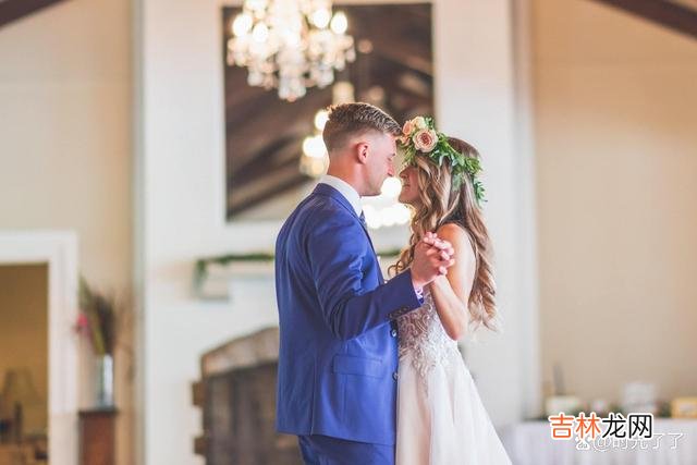 女人的爱是忐忑又脆弱的，她们可能爱了你很久