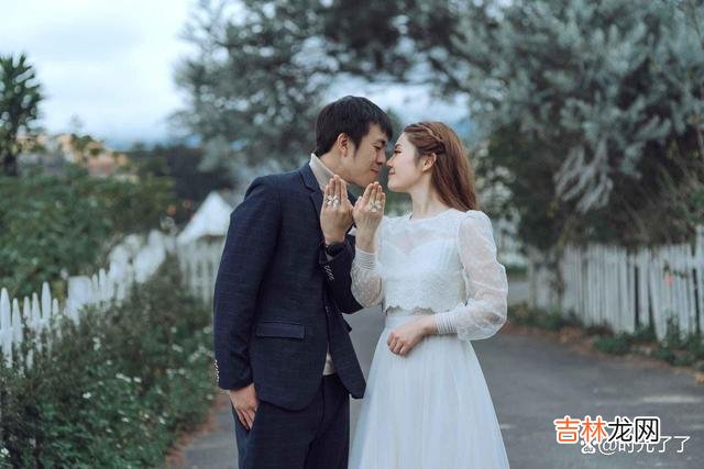 女人的爱是忐忑又脆弱的，她们可能爱了你很久