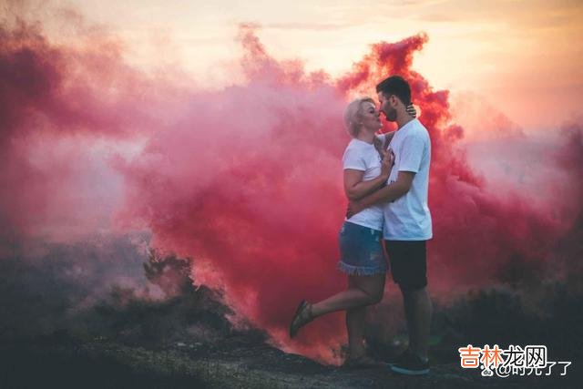 女人的爱是忐忑又脆弱的，她们可能爱了你很久