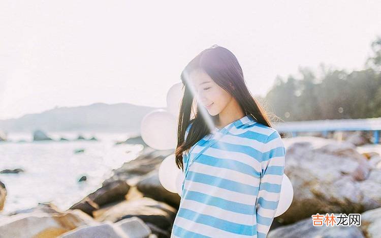 女人期待被你追求，会有的暗示：“不拒绝”