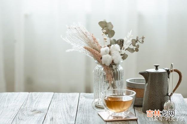 01白落梅在《你若安好 你是我一生中最爱的人，但是你却从来不知道我是谁，爱你与你无关
