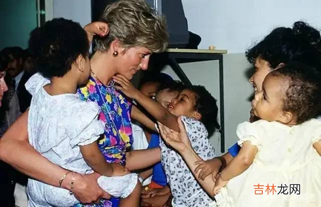 戴安娜:当爱得不到满足,她给出了一个很好的答案