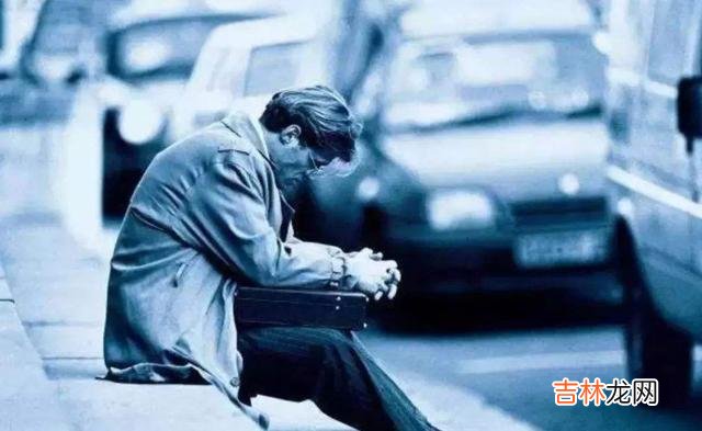 在我们的成长过程当中 真正有“出息”的人，大多都吃过以下三种“苦”