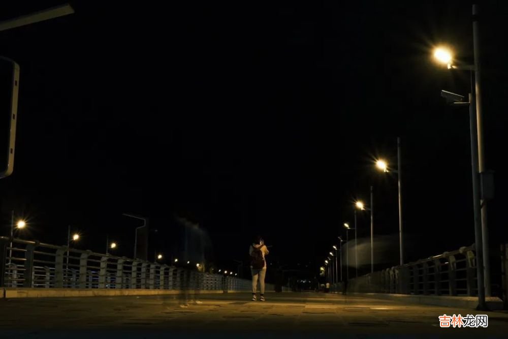 入夜后的四川大学