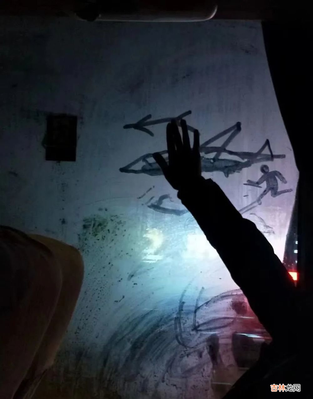入夜后的四川大学