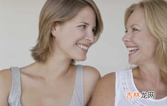 很多媳妇都琢磨着怎么对付家里的恶婆婆 年轻小媳妇都很注重隐私，所以不会再公婆面前公然秀恩爱