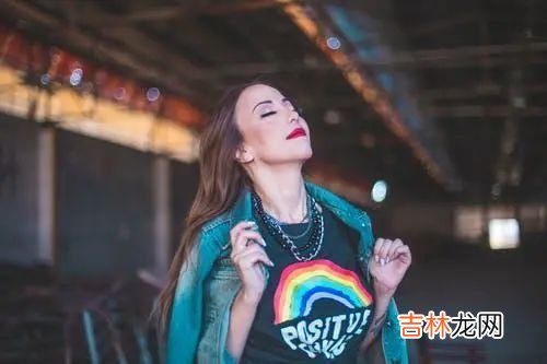 什么样的男女，一看关系就不简单？四个细节