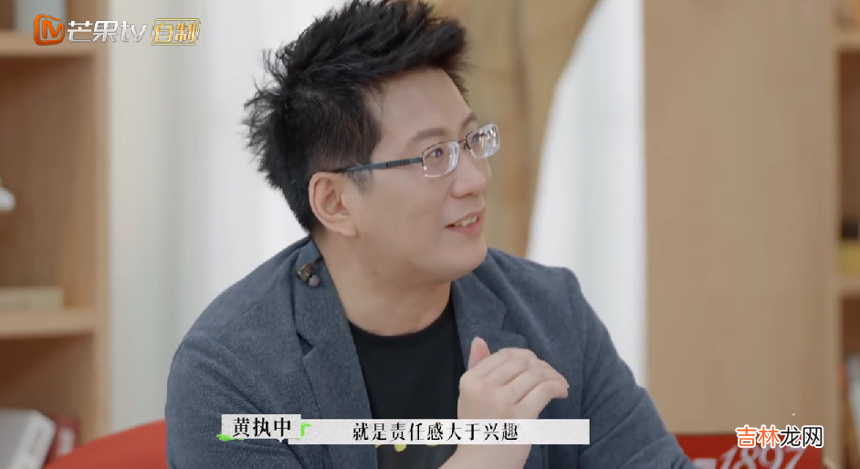 一幕看哭全网，离婚夫妻再见眼红！表面客套的背后“一地鸡毛”