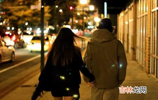 相亲时候大多需要做简短的自我介绍 女生相亲自我介绍7要素，你做到了吗？