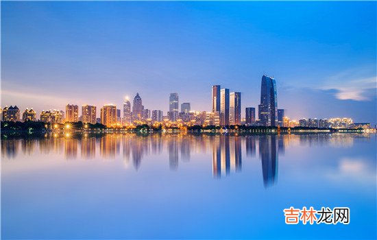 谈恋爱女生出轨怎么挽回男友 谈恋爱女生出轨怎么挽回男友，用真心打动男友，给男友安全感