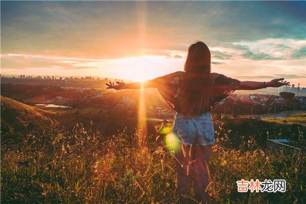 01昨天有个朋友跟我说 儿媳，是你要离婚，凭什么让我儿子净身出户？