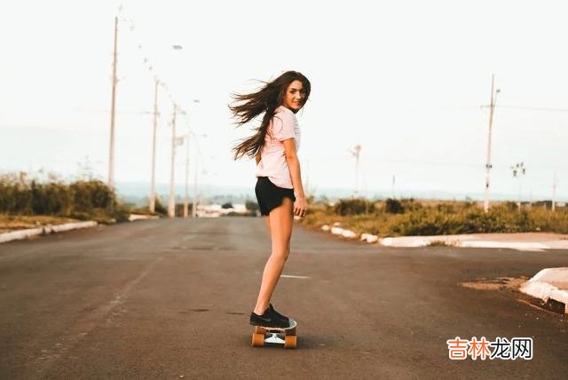 我儿子那么优秀，想嫁给他的女人排成队，你不嫁就赶快滚！