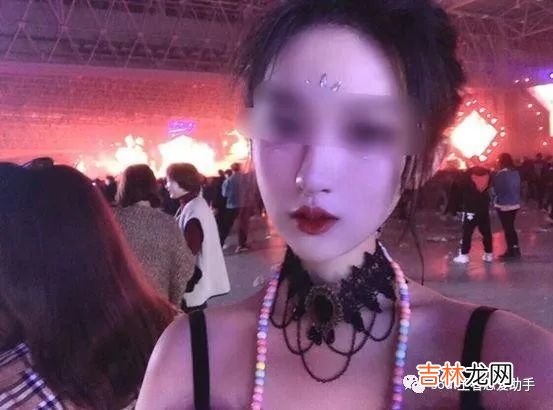 巧妙应对她的拒绝后，她不再说不还主动邀约