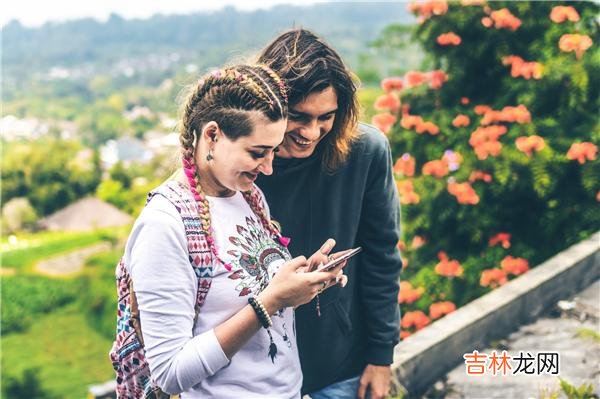 我妈去世后，我哥娶了我妈生前最讨厌的女人，不过我要恭喜他