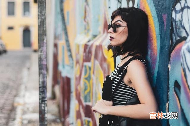 离婚后才懂,我跟谁结婚都一样,都要养活四个家庭,八个老人