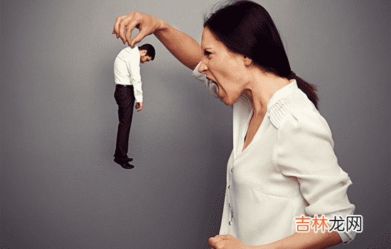 遇到家庭暴力该不该离婚？在中国因家庭暴力而离婚的家庭正在成逐年上升的趋势 在遇到家庭暴力时，一定要通过离婚的方式来解决吗？
