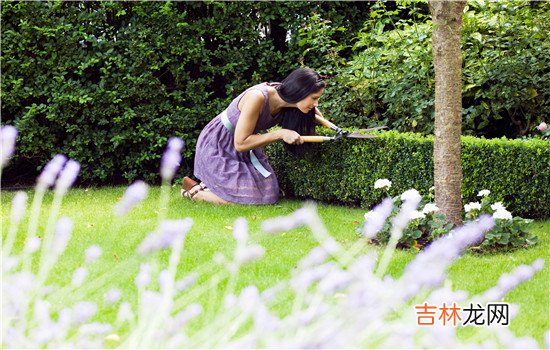老公不按时回家该不该打电话 当老公不按时回家时没有提前说应该打电话，联系不上时应该打电话
