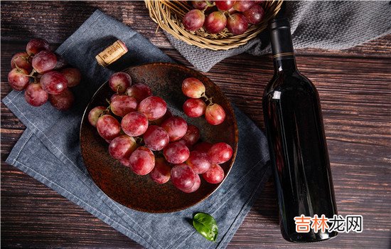 其实在生活中 很多夫妻在生活中都会遇到的一个问题 ，老公爱吃醋