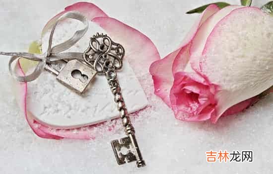 婚姻出现问题怎么解决？面对婚姻中的问题 　婚姻问题面前，双方都会有情绪的波动