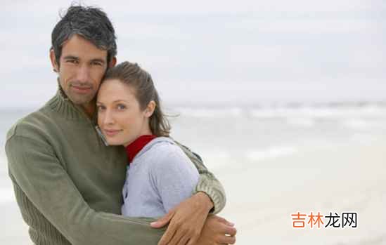 每个女人都渴望嫁个好老公 看一个老公好不好，就看他愿不愿意为你花钱