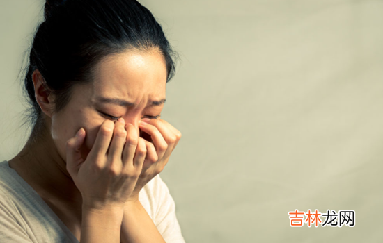 丈夫出轨妻子怎么办？男人的出轨行为大多会给妻子带来明显的伤害 男人的出轨行为大多会给妻子带来明显的伤害，主要是心理上