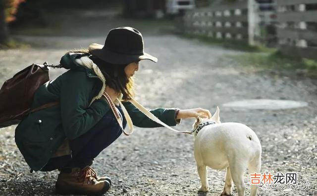 俗话说：“晴天留人情 生活对于善行的回报，正在我们的世界上时刻发生着