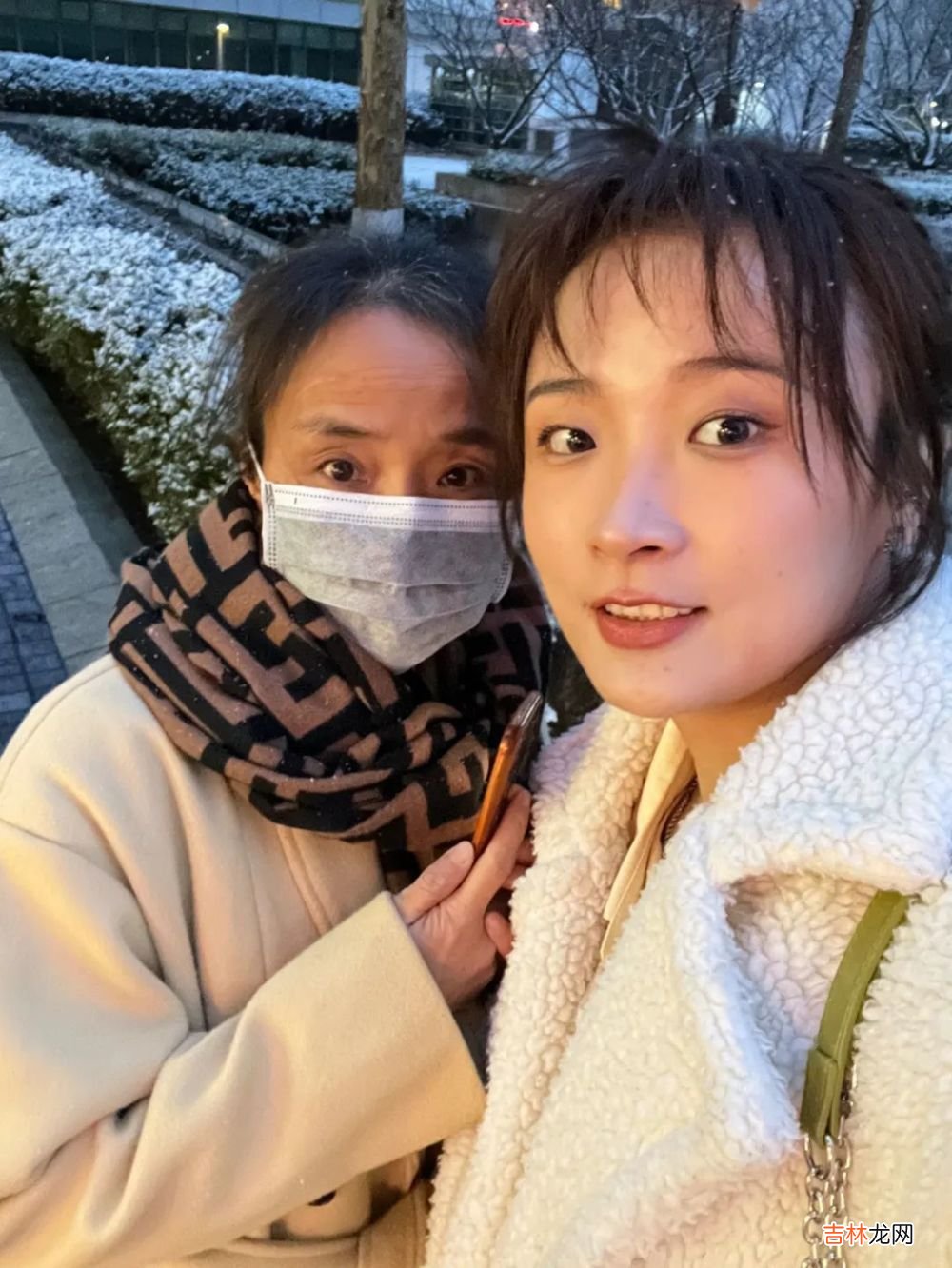 带妈妈离开家暴的子女们：目睹暴力却无能为力，孩子才是家暴的隐形受害者