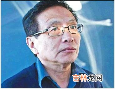 本文转自：齐鲁晚报从打零工到攻克世界难题摘下“天才奖”:蛰伏半生 蛰伏半生,“二鸣”惊世界