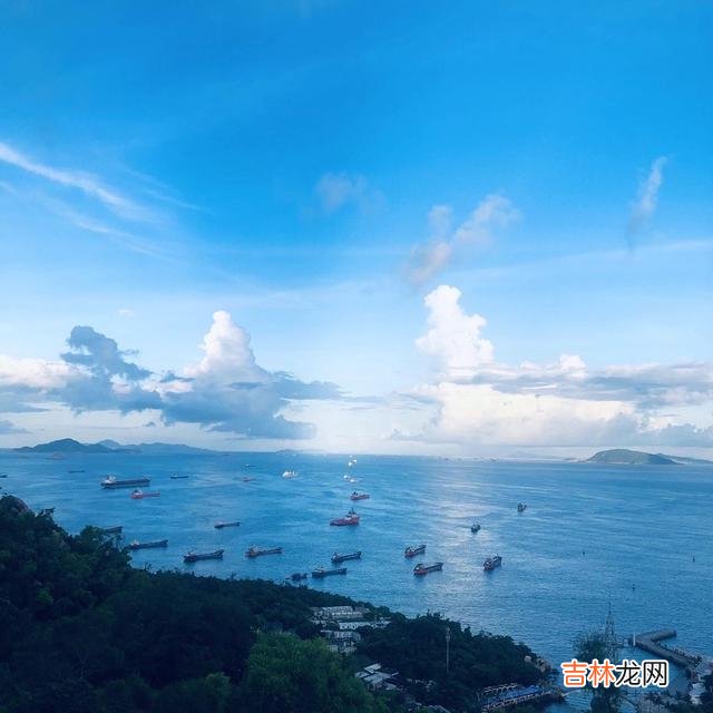 在如今日的生活中 勇于在束缚中冲破自己,给自己勇气与信心,别那么早认输