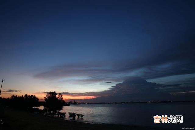 爱上一个不可能的人,未必是你错了,很有可能是对方误导了你