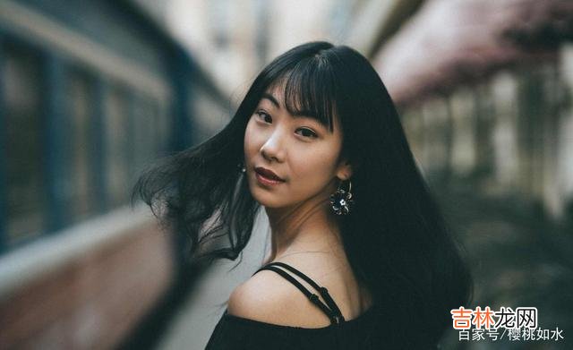 越爱 所谓的想念，一半来自于依赖，一半来自于喜欢