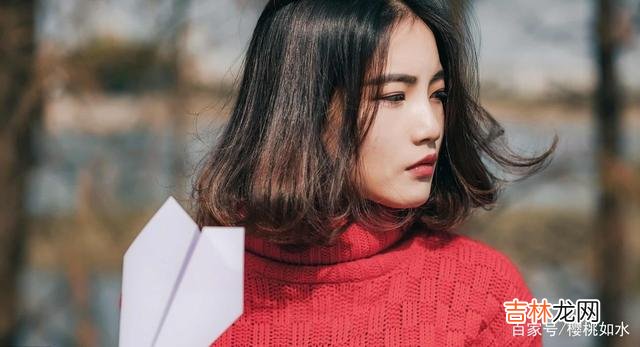 女人在爱情里是勇敢与大胆的 对于爱慕着你的女人来说，你的简单陪伴就是最好的礼物