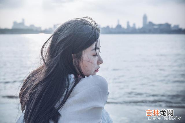 善于等待，是男人奋不顾身爱着你的表现，包括不远不近的距离