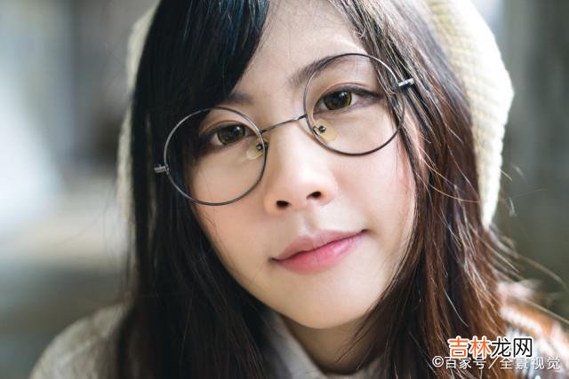 爱你的男人联系你 暗示是件很微妙的事情，男人能看懂的话，只能说明他对你非常上心