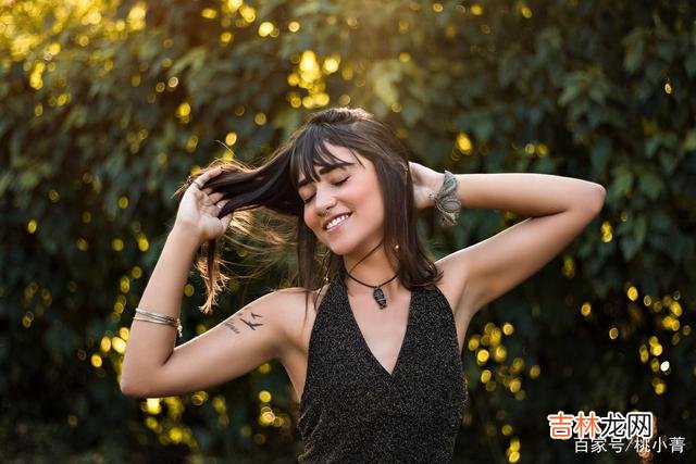 01-记得《千与千寻》里说过这样一句话：“不管前方的路有多苦 有的女人，心根本就捂不热，你可别贸然去尝试
