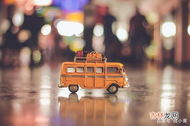 书上说：“在这个世界上 发自内心的深情，在害怕上是控制不住的