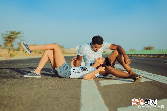 男女之间的感情 女人频繁联系你，是在暗示你她已经喜欢上你了