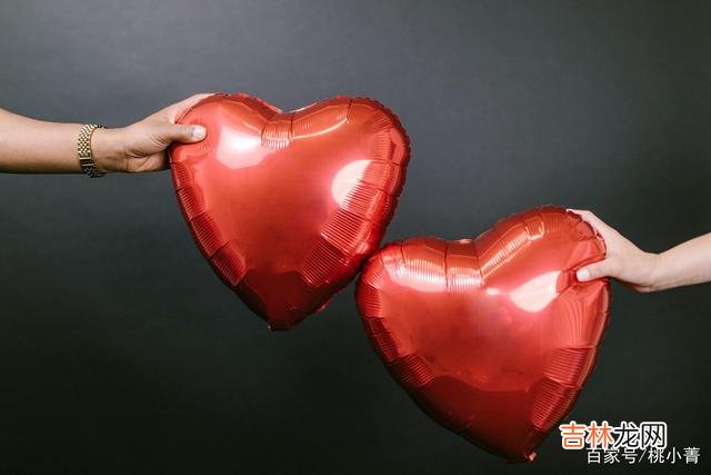 每每提到关于金钱的话题 撩中年女人，与其花钱，不如攻心