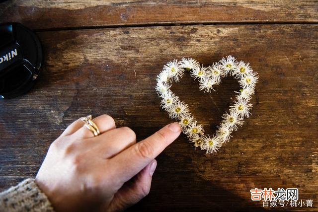 女人给你这些东西，就是在暗示你，她并不爱你